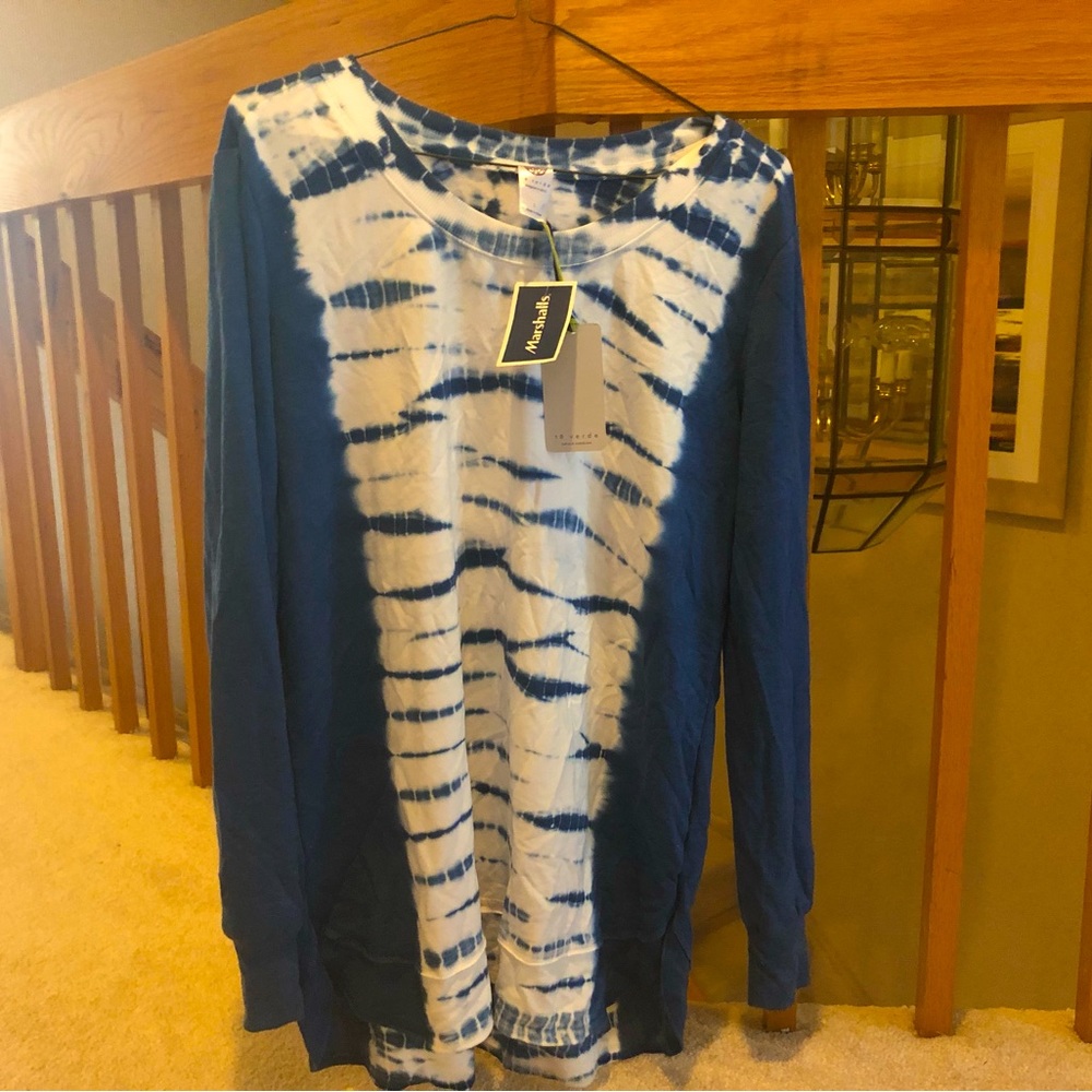 Marshalls Women’s Large Blue & White Long Sleeve Shirt